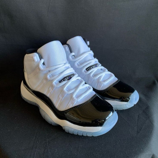 AJ11 "BLACK WHITE"